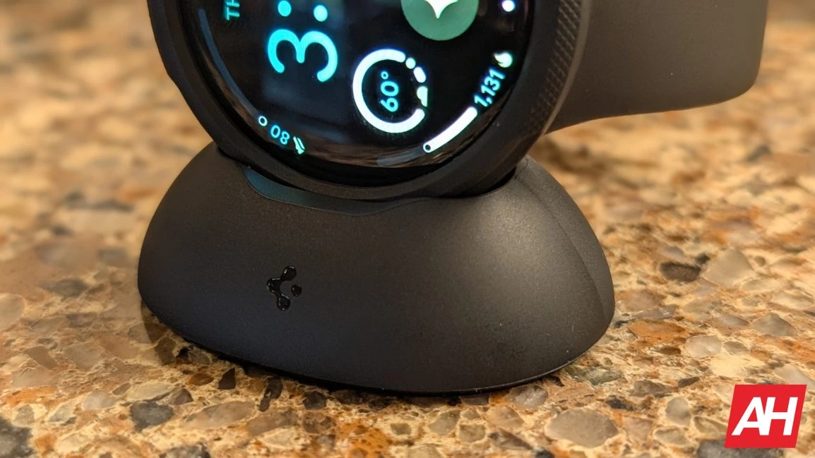 AH Spigen Liquid Air Gehäuse und Ständer für Pixel Watch 4 (2)