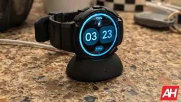 AH Spigen Rugged Armor Pro Gehäuse und Ständer für Pixel Watch 4 (7)