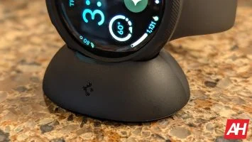 AH Spigen Liquid Air Gehäuse und Ständer für Pixel Watch 4 (2)
