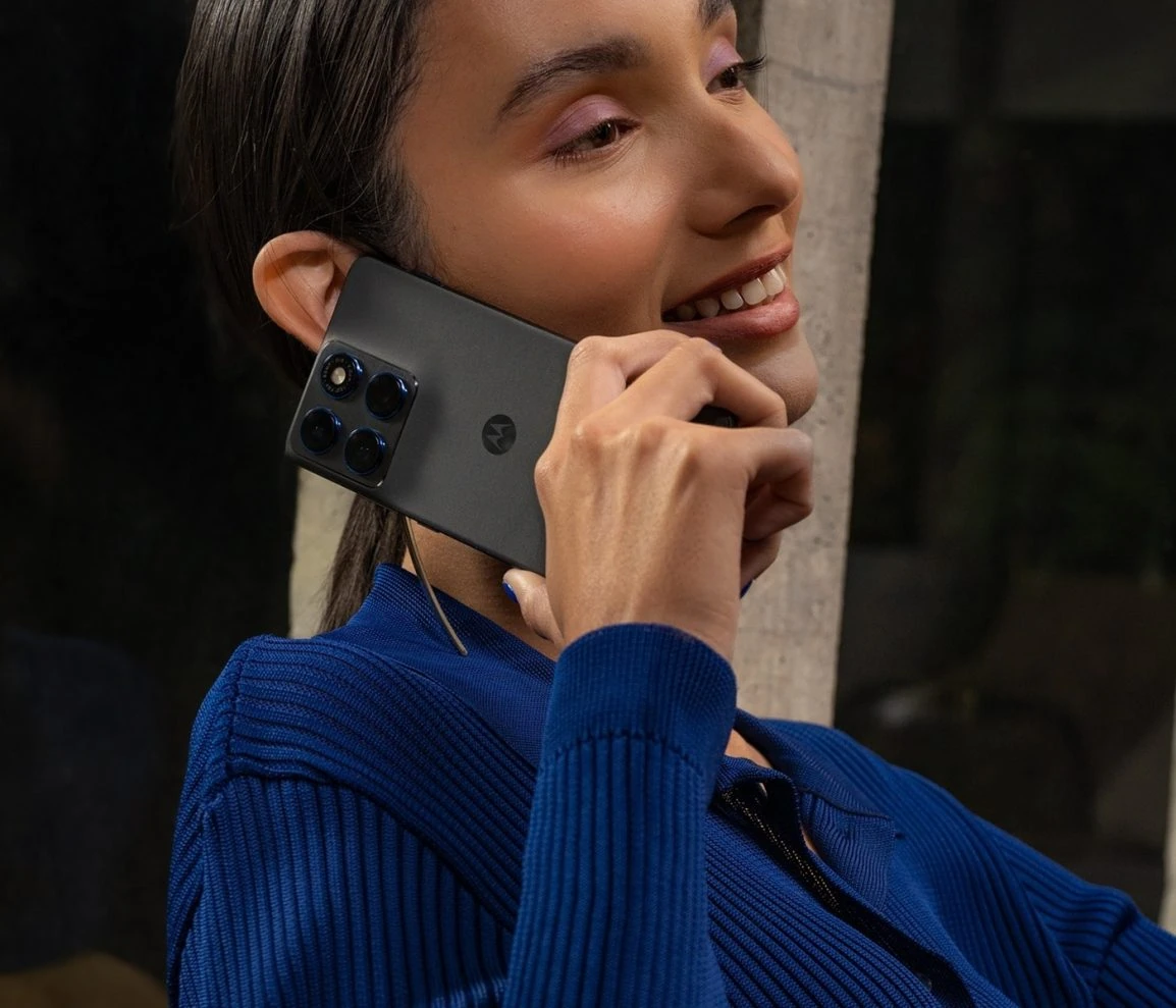 Moto Edge 70 Grau