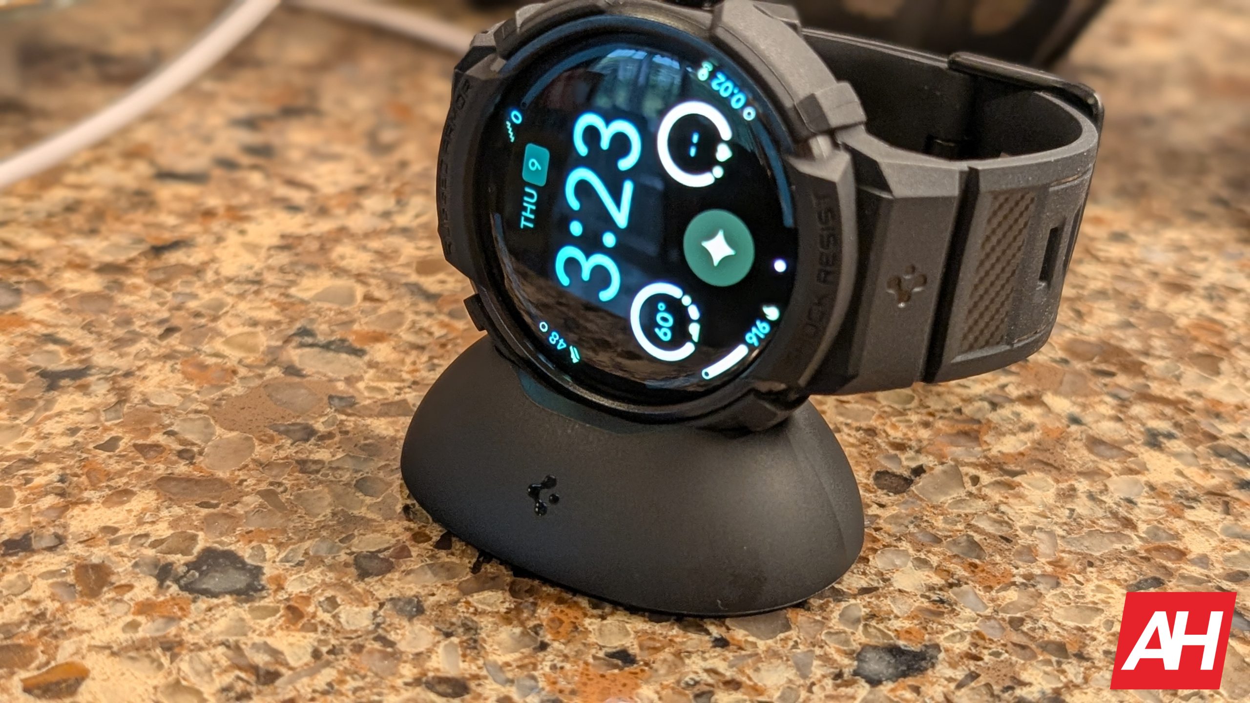 Dieses 25-Dollar-Pixel-Watch-4-Zubehör behebt Googles größten Designfehler