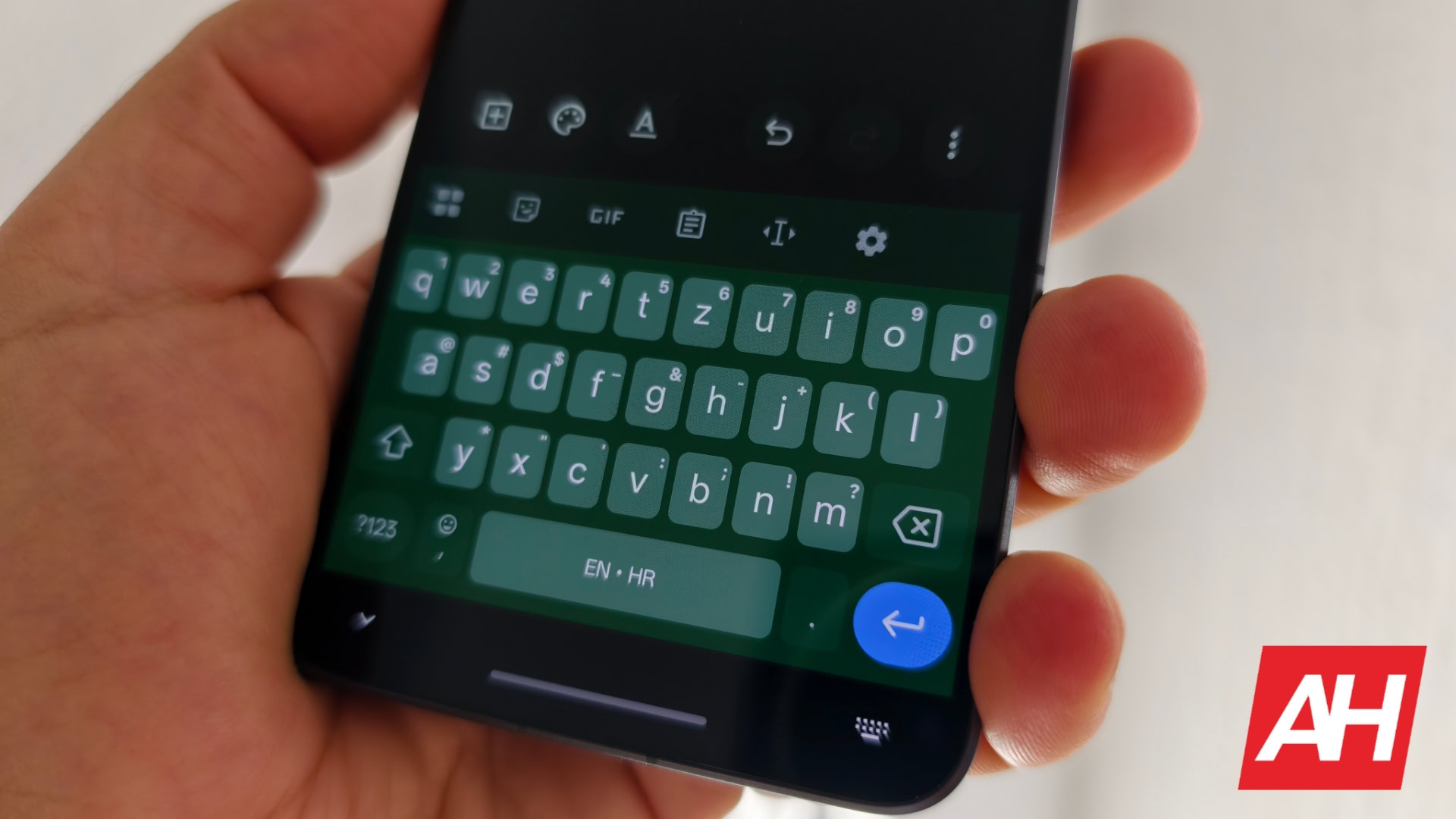 Gboard fügt eine clevere Verknüpfung zur Eingabe von Zahlen und Symbolen hinzu