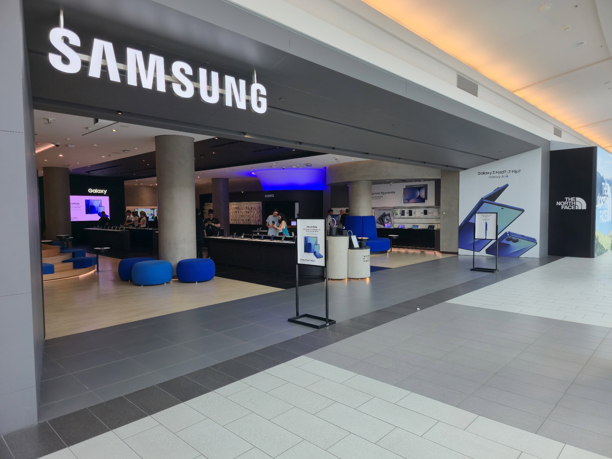 Samsung eröffnet drei neue Experience Stores – und die Eröffnungsangebote sind großartig