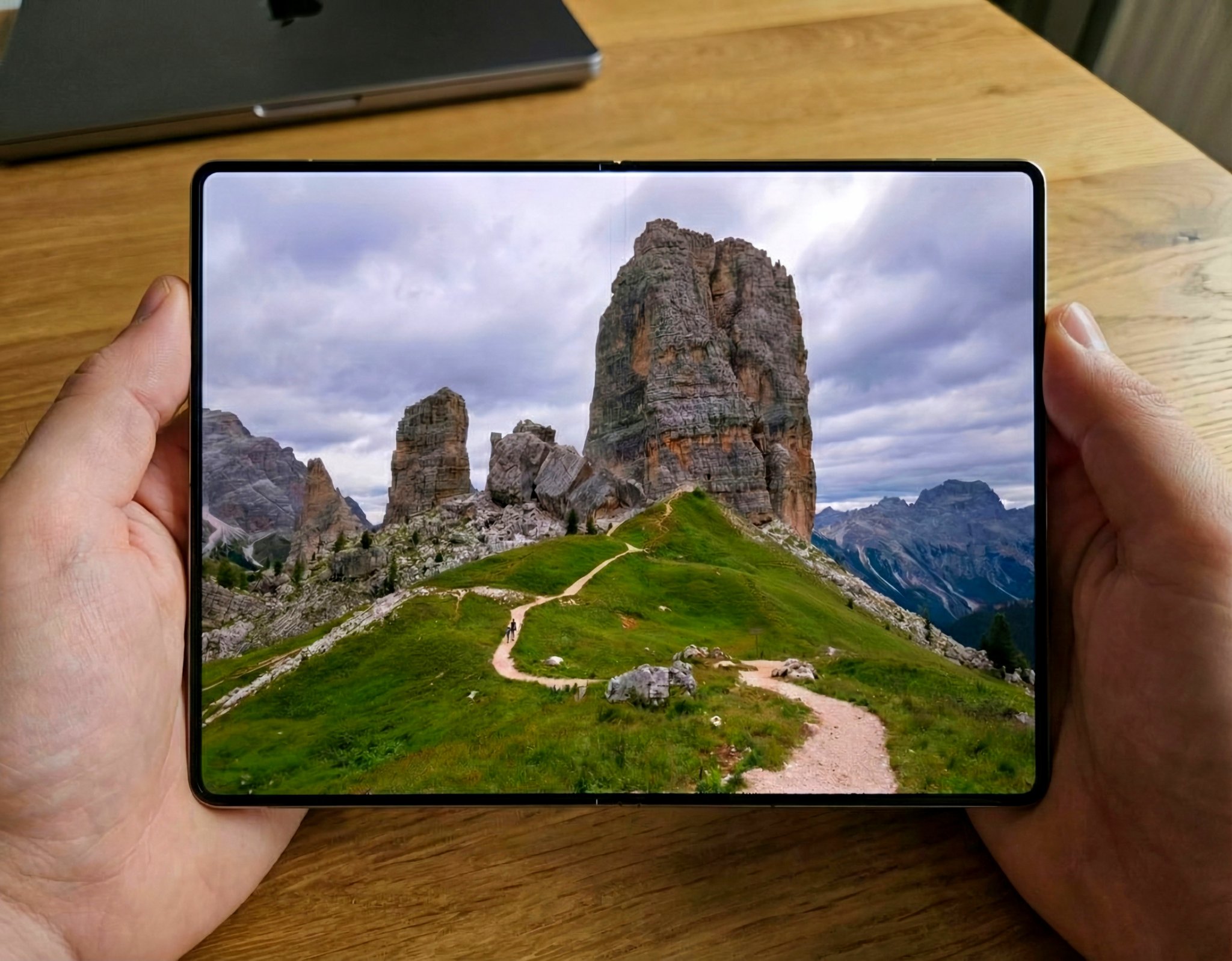 Samsung will Apple mit einer breiteren faltbaren Markteinführung zuvorkommen