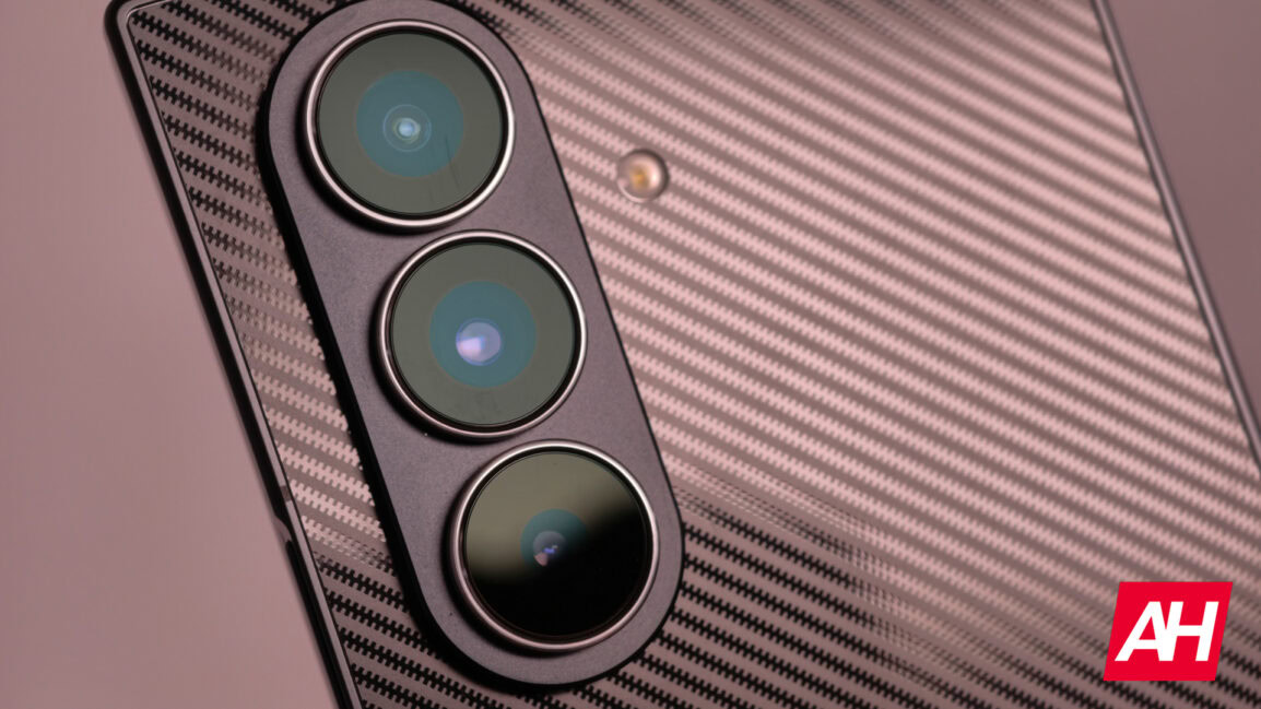 AH Samsung Galaxy Z TriFold 03