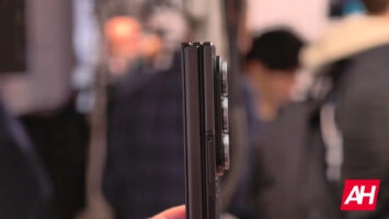 AH Samsung Galaxy Z TriFold 17