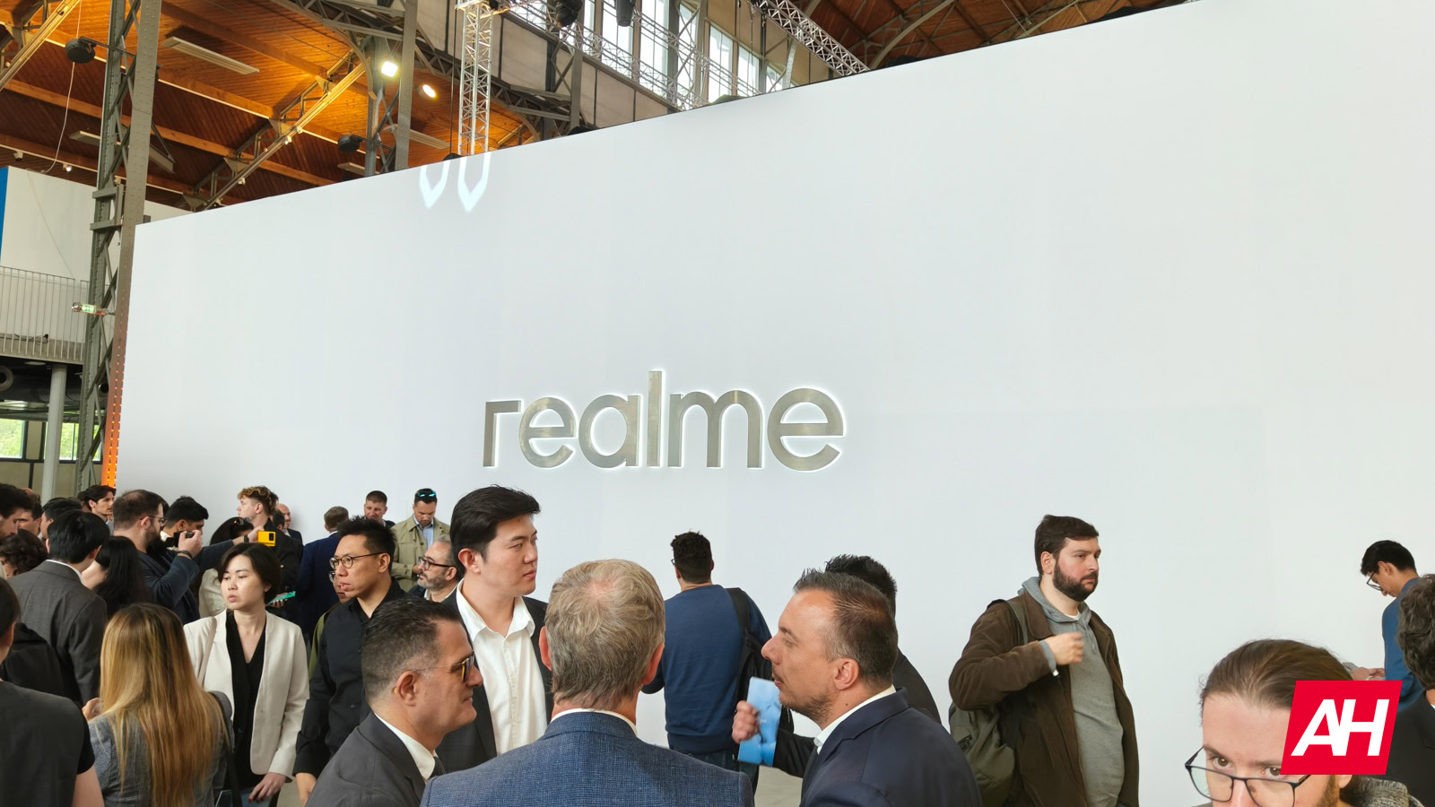 Realme überschreitet die 10.000-mAh-Schwelle, während alle anderen aufholen
