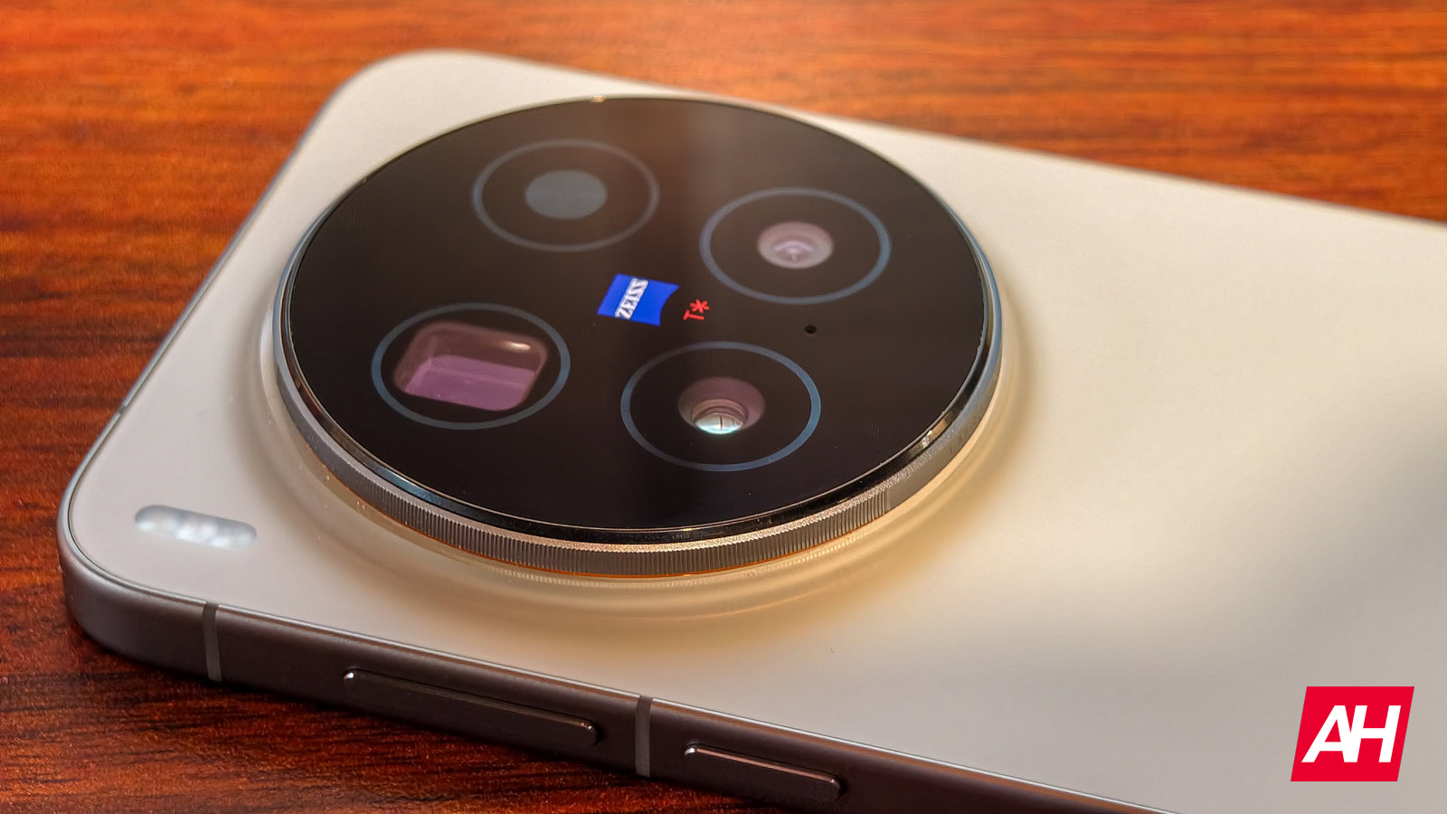Featured image for Vivo X300 Pro Cameras Fly High in DXOMARK