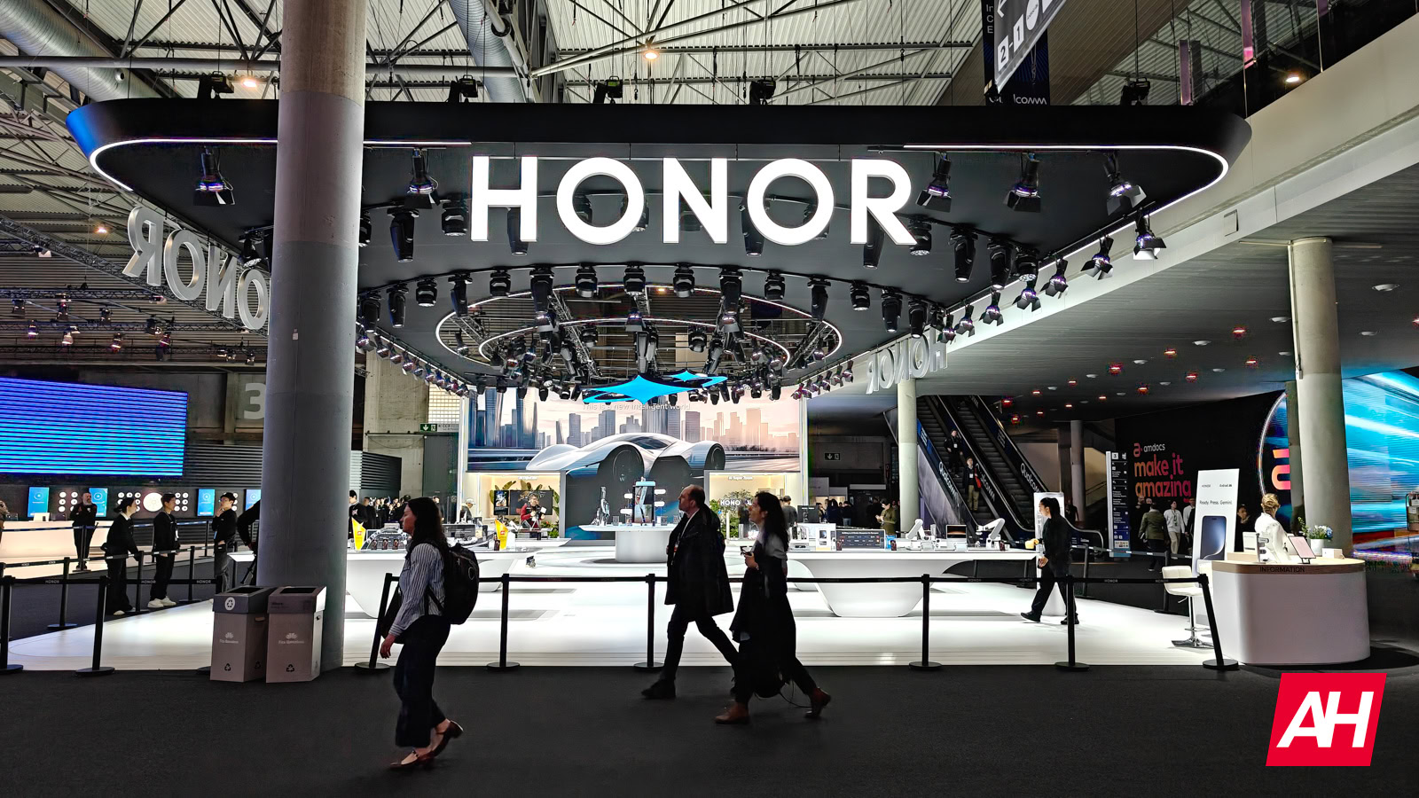 Featured image for The Smartphone Brand Growing Faster Than Apple and Samsung Isn