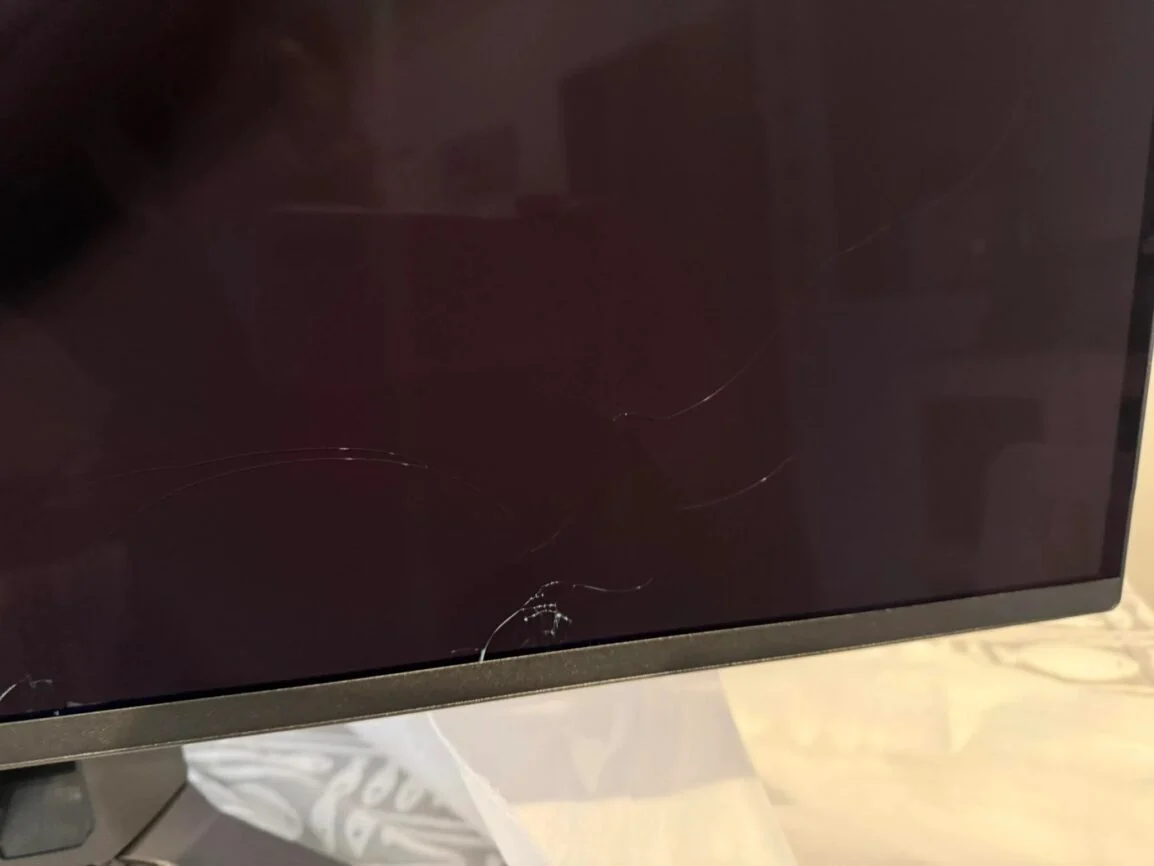 Schäden am ASUS ROG Swift OLED-Monitor (1)