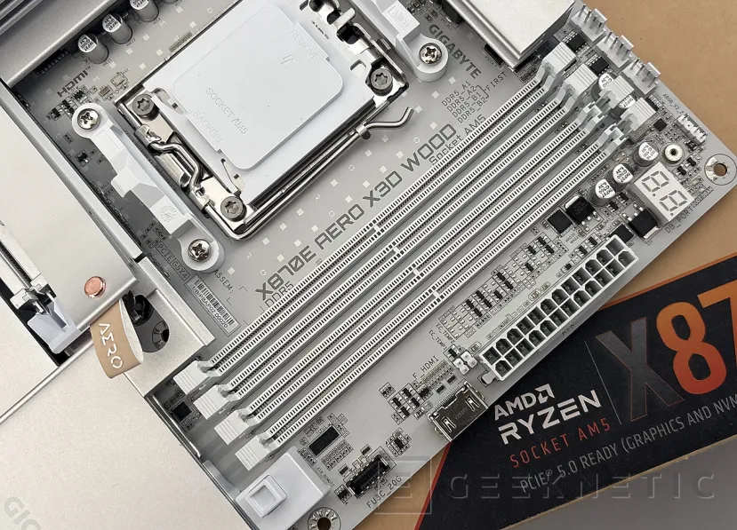 Geeknetic Gigabyte X870E AERO X3D WOOD Review: el estilo de los materiales nobles se combina con una técnica impecable 6