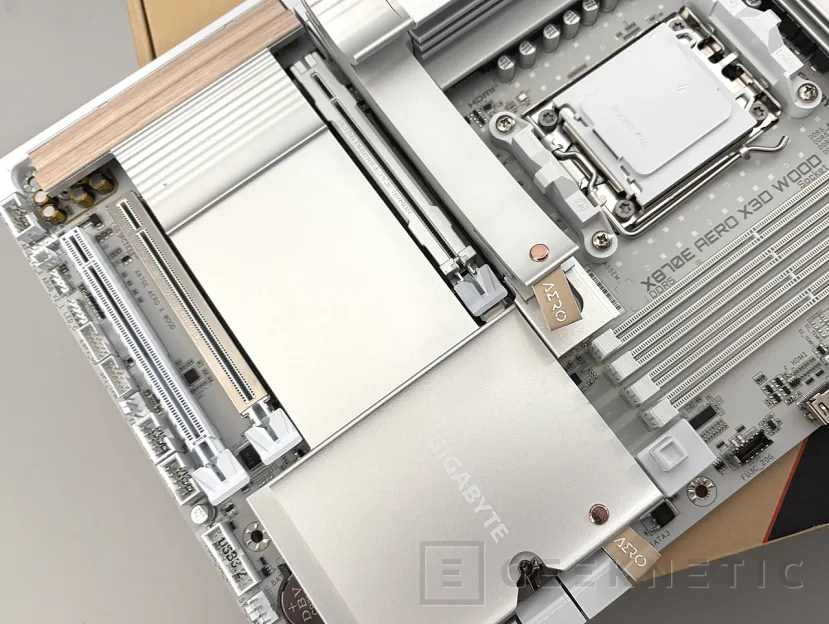 Geeknetic Gigabyte X870E AERO X3D WOOD Review: el estilo de los materiales nobles se combina con una técnica impecable 18