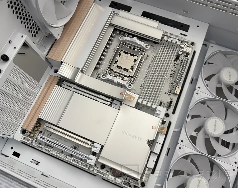 Geeknetic Gigabyte X870E AERO X3D WOOD Review: el estilo de los materiales nobles se combina con una técnica impecable 21