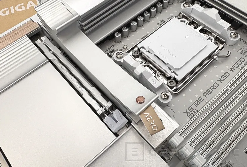 Geeknetic Gigabyte X870E AERO X3D WOOD Review: el estilo de los materiales nobles se combina con una técnica impecable 17