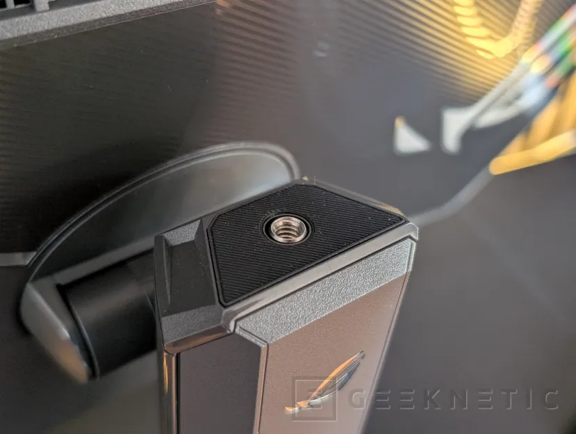 Geeknetic ASUS ROG Strix OLED XG34WCDMS Review: El monitor de 280Hz que hace más asequible la tecnología Tándem OLED con RGB Stripe 4