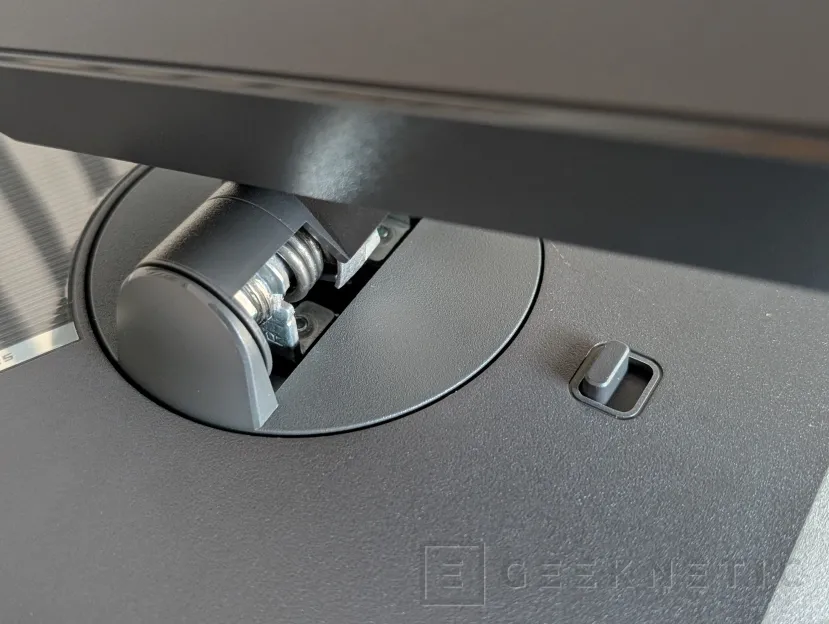 Geeknetic ASUS ROG Strix OLED XG34WCDMS Review: El monitor de 280Hz que hace más asequible la tecnología Tándem OLED con RGB Stripe 5