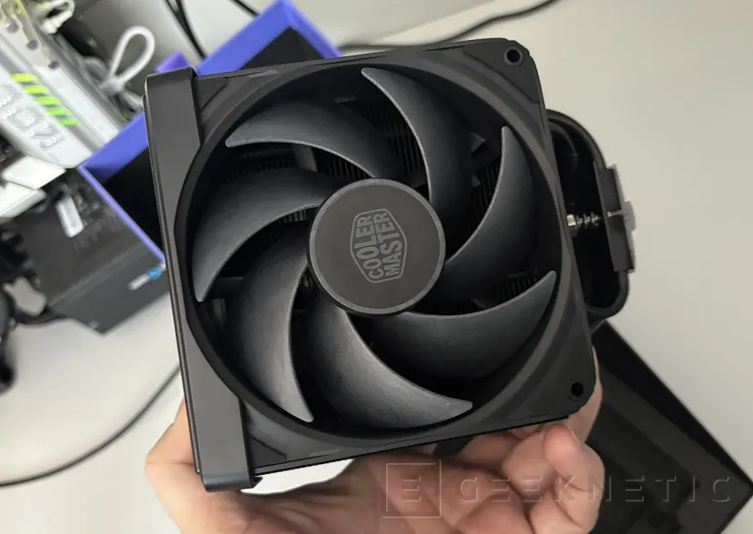Geeknetic Cooler Master V8 ACE 3DHP Review: rendimiento de doble torre en un formato mucho más compacto 6