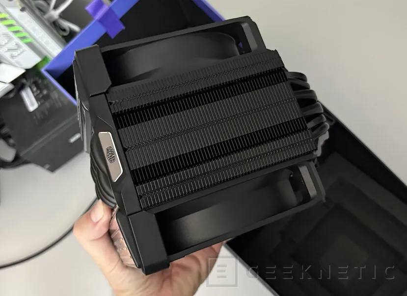 Geeknetic Cooler Master V8 ACE 3DHP Review: rendimiento de doble torre en un formato mucho más compacto 7