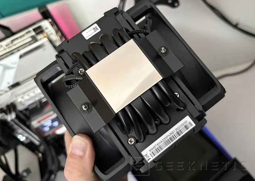 Geeknetic Cooler Master V8 ACE 3DHP Review: rendimiento de doble torre en un formato mucho más compacto 11