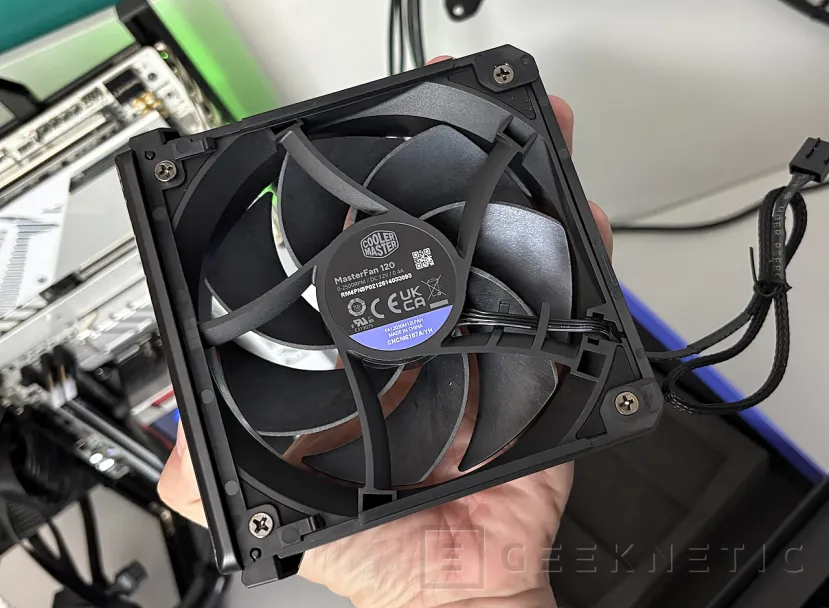 Geeknetic Cooler Master V8 ACE 3DHP Review: rendimiento de doble torre en un formato mucho más compacto 14
