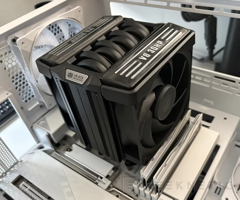 Geeknetic Cooler Master V8 ACE 3DHP Review: rendimiento de doble torre en un formato mucho más compacto 19