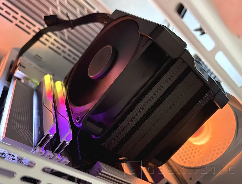 Geeknetic Cooler Master V8 ACE 3DHP Review: rendimiento de doble torre en un formato mucho más compacto 27