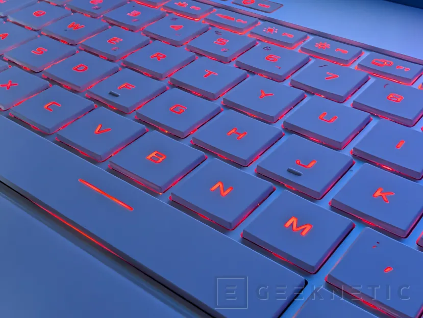 Geeknetic ASUS ROG Zephyrus G16 (2026) GU606AW Review: integrar una RTX 5080 y un panel OLED a 240 Hz en un equipo ultrafino tiene un precio: 5.299 euros 7