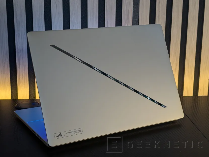 Geeknetic ASUS ROG Zephyrus G16 (2026) GU606AW Review: integrar una RTX 5080 y un panel OLED a 240 Hz en un equipo ultrafino tiene un precio: 5.299 euros 2