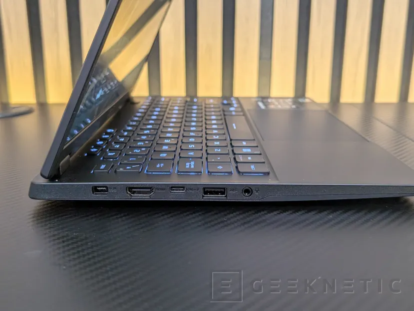 Geeknetic ASUS TUF Gaming A14 (2026) FA401EA Review: portátil gaming con la iGPU más potente del mundo, 9 horas de autonomía y menos de 1,5 kg 3