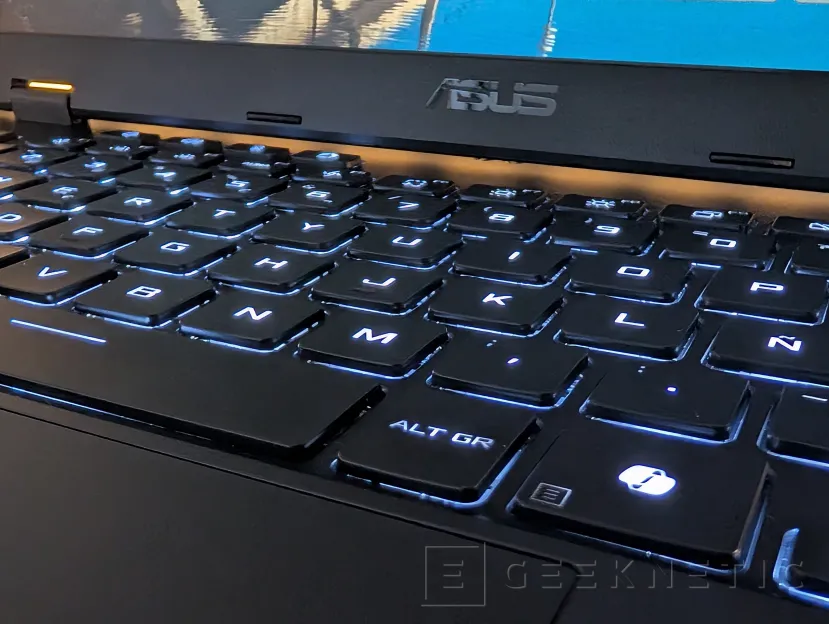 Geeknetic ASUS TUF Gaming A14 (2026) FA401EA Review: portátil gaming con la iGPU más potente del mundo, 9 horas de autonomía y menos de 1,5 kg 7
