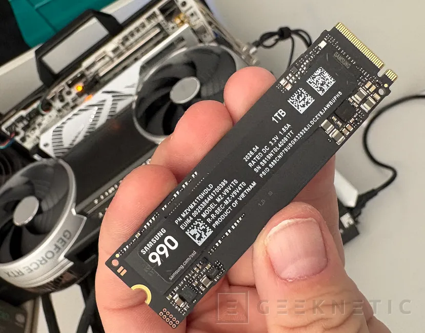 Geeknetic Samsung SSD 990 Review: PCIe 4.0 con más rendimiento y más eficiencia que el 990 EVO 4