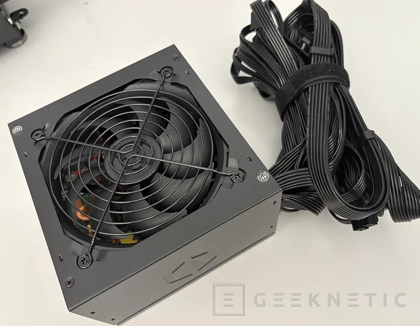 Geeknetic ENDORFY Enduro L6 850W Review: ATX 3.1 con certificación Platinum al precio de una Gold 3