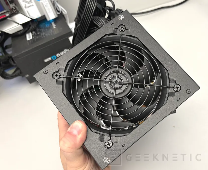 Geeknetic ENDORFY Enduro L6 850W Review: ATX 3.1 con certificación Platinum al precio de una Gold 10