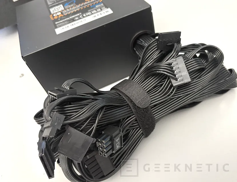 Geeknetic ENDORFY Enduro L6 850W Review: ATX 3.1 con certificación Platinum al precio de una Gold 18