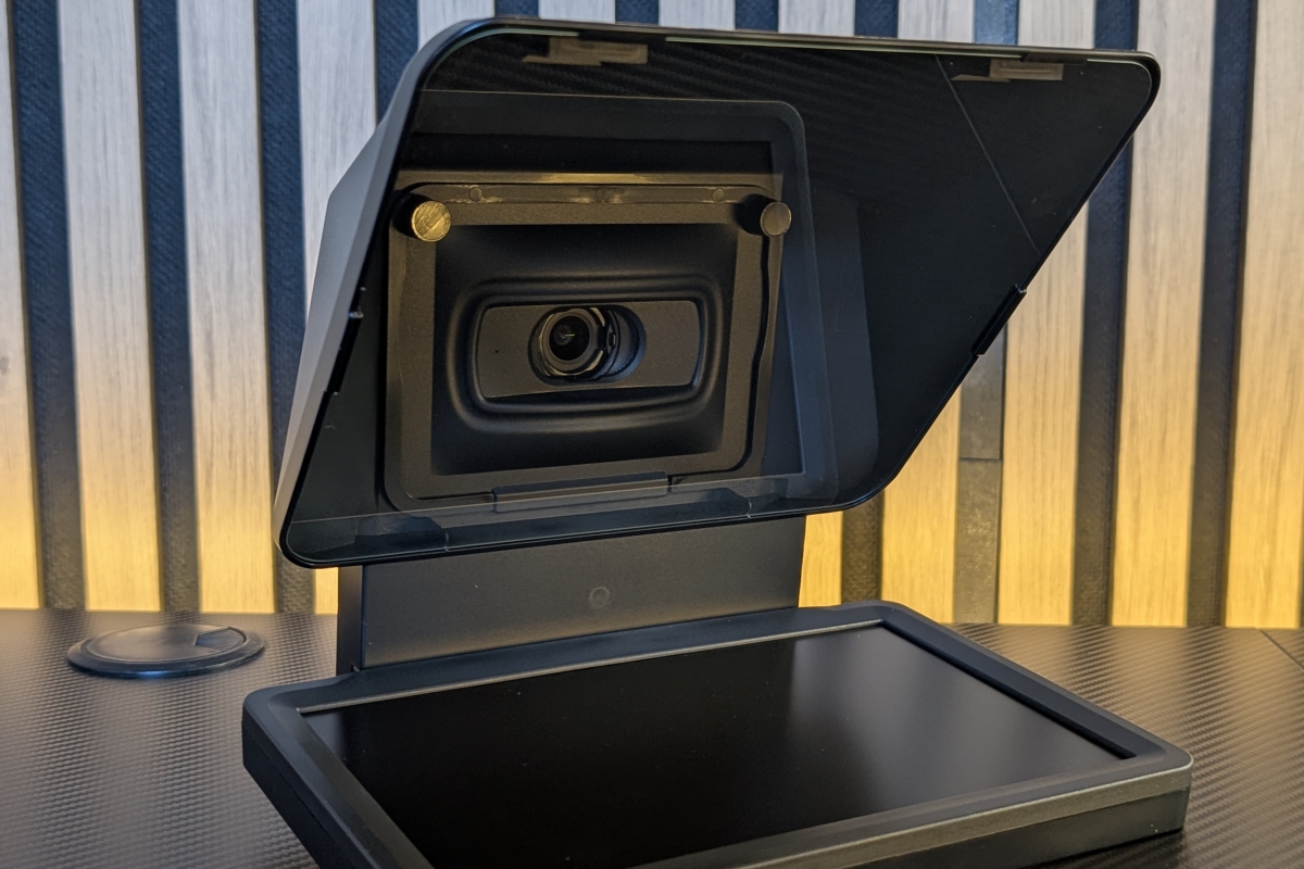Elgato Conferencing Kit+ Review: cámara, prompter y hub integrados para recuperar el contacto visual en tus videollamadas