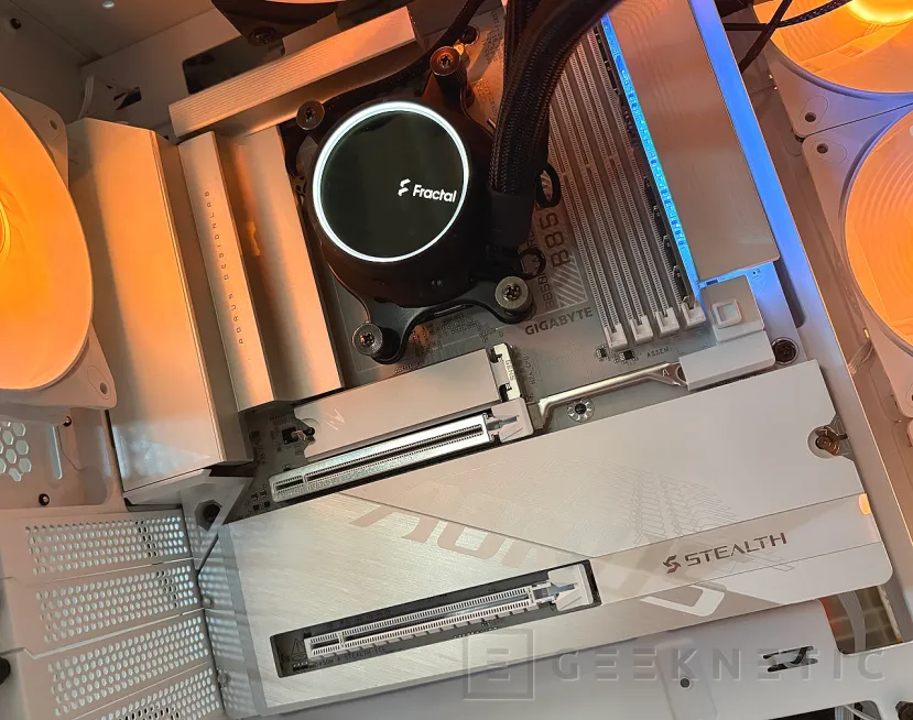 Geeknetic Gigabyte B850M AORUS STEALTH ICE Review: Cero Cables a la Vista, Máximo Rendimiento para AM5 23