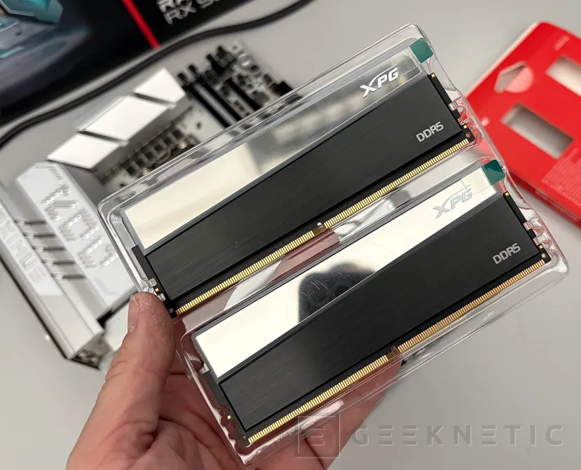 Geeknetic XPG NOVAKEY RGB DDR5 6000 C30 Review: Diseño Infinity Mirror y hasta 6800 MT/s sin tocar voltajes 4