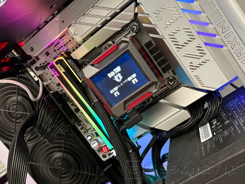 Geeknetic XPG NOVAKEY RGB DDR5 6000 C30 Review: Diseño Infinity Mirror y hasta 6800 MT/s sin tocar voltajes 8