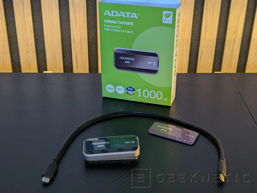 Geeknetic ADATA URBAN TAPSAFE Review: der SSD mit 2.000 MB/s mit NFC, der sich durch das Nähern des Handys entsperrt 2