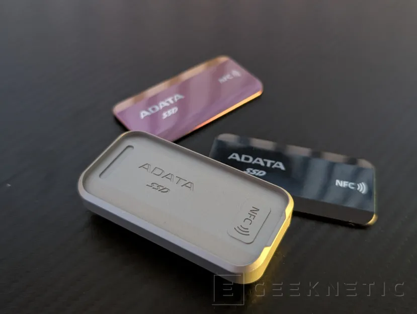 Geeknetic ADATA URBAN TAPSAFE Review: der SSD mit 2.000 MB/s mit NFC, der sich durch das Nähern des Handys entsperrt 6