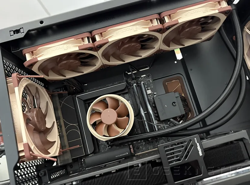 Geeknetic Noctua NL-LC1-36 AIO 360mm Review: Noctua se hace con la corona en AIO gracias a sus ventiladores y a una bomba de impulsión muy cuidada 22