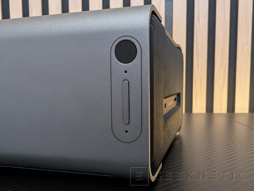 Geeknetic Khadas Mind 2 Review: un mini PC de solo 435 gramos que se transforma en portátil o en un sobremesa con una RTX 5060 Ti 23