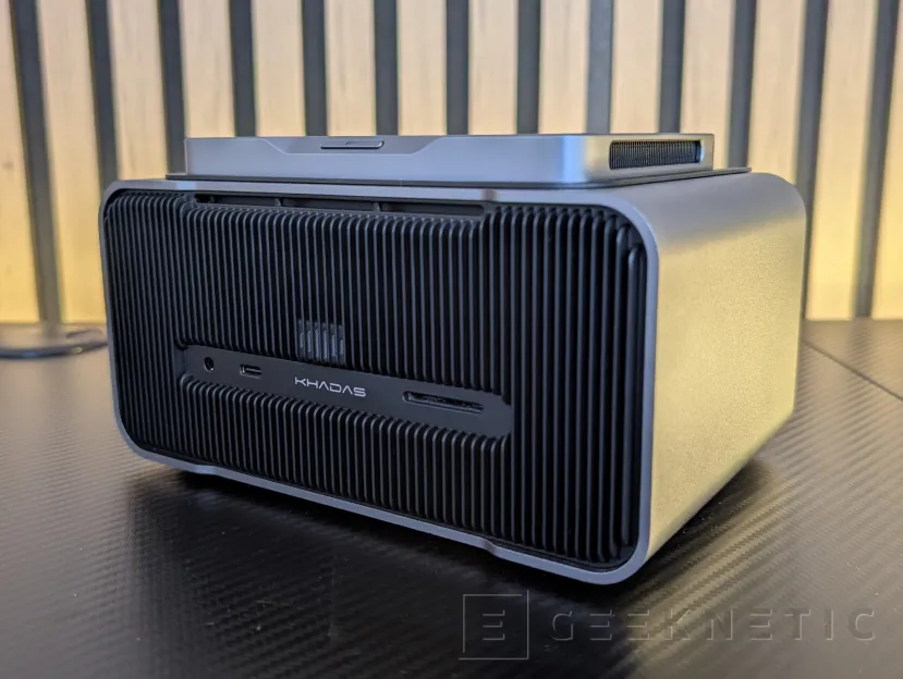 Geeknetic Khadas Mind 2 Review: un mini PC de solo 435 gramos que se transforma en portátil o en un sobremesa con una RTX 5060 Ti 59
