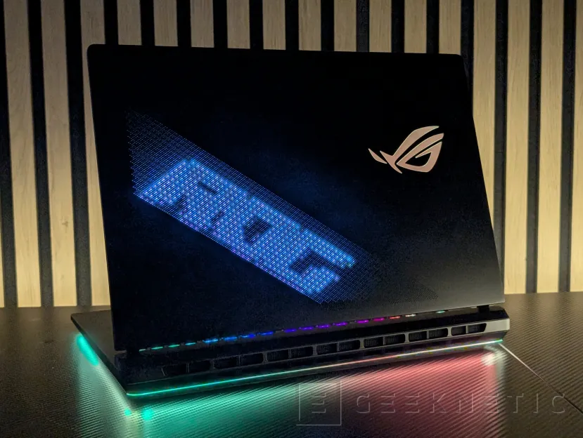 Geeknetic ASUS ROG Strix SCAR 18 (2026) G835LXG Review: El Core Ultra 9 290HX Plus y la RTX 5090 brillan sin limitaciones en el besten portátil gaming der Welt 2