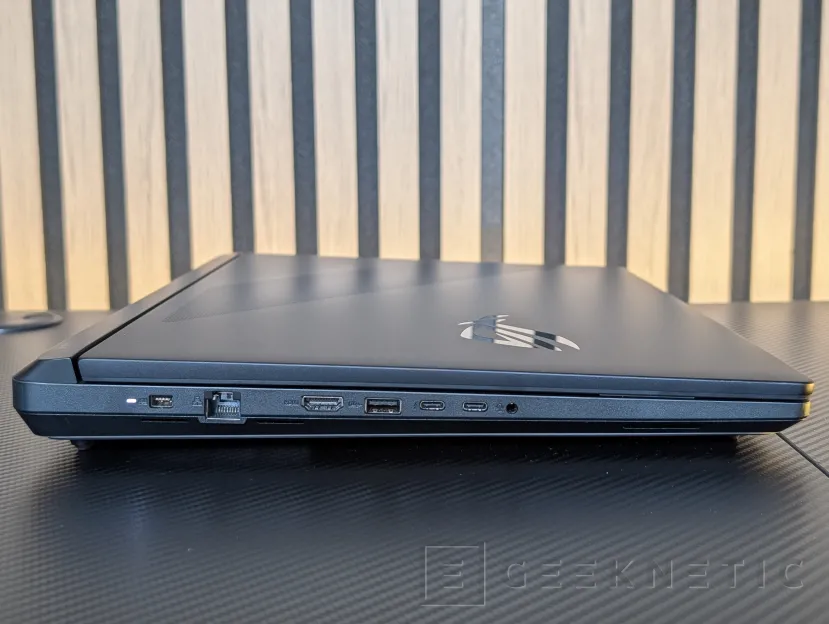 Geeknetic ASUS ROG Strix SCAR 18 (2026) G835LXG Review: El Core Ultra 9 290HX Plus y la RTX 5090 brillan sin limitaciones en el besten portátil gaming der Welt 4