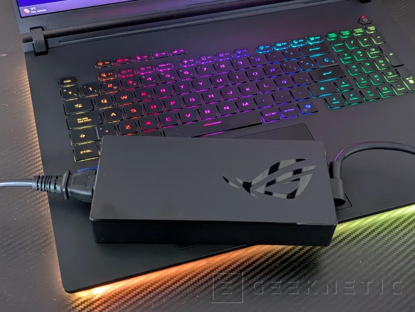 Geeknetic ASUS ROG Strix SCAR 18 (2026) G835LXG Review: El Core Ultra 9 290HX Plus y la RTX 5090 brillan sin limitaciones en el besten portátil gaming der Welt 9