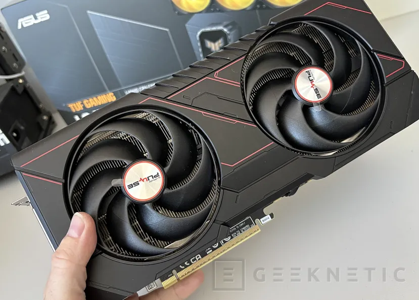 Geeknetic Sapphire AMD Radeon RX 9070 GRE Pulse Review: rendimiento 2k conseguido a base de mas frecuencia de GPU y un excelente sistema de disipación 3