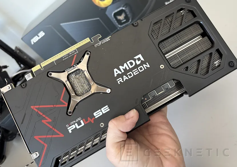 Geeknetic Sapphire AMD Radeon RX 9070 GRE Pulse Review: rendimiento 2k conseguido a base de mas frecuencia de GPU y un excelente sistema de disipación 4