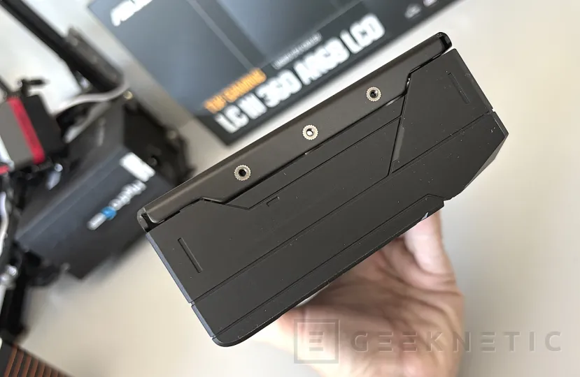 Geeknetic Sapphire AMD Radeon RX 9070 GRE Pulse Review: rendimiento 2k conseguido a base de mas frecuencia de GPU y un excelente sistema de disipación 5