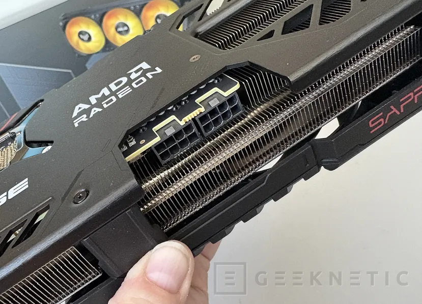 Geeknetic Sapphire AMD Radeon RX 9070 GRE Pulse Review: rendimiento 2k conseguido a base de mas frecuencia de GPU y un excelente sistema de disipación 8